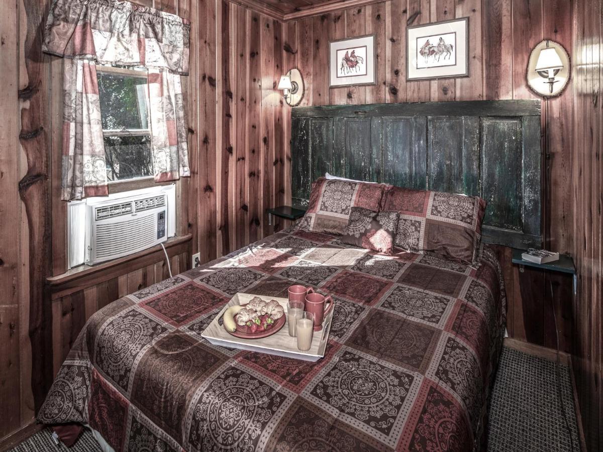 Perfect Cabin, 2 Bedrooms, Fireplace, Midtown, Sleeps 5 鲁伊多索 外观 照片